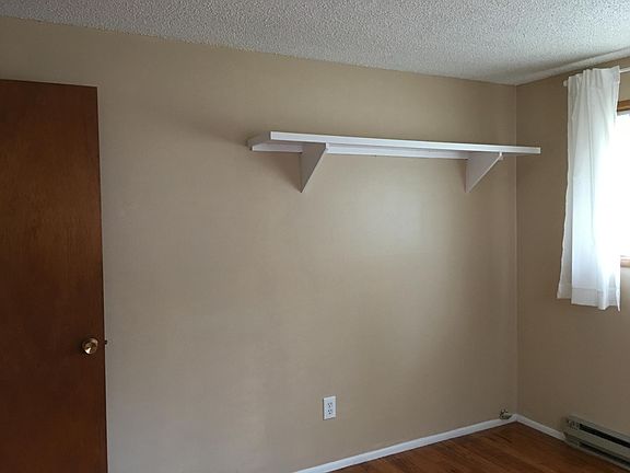2nd image of 303 SE 105th Ave