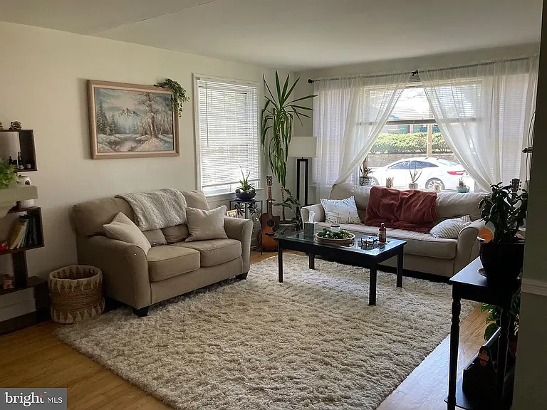 705 Edgemoor Rd — Photo 4