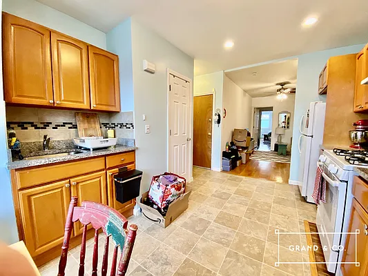 Rented by Grand & Co. | media 2