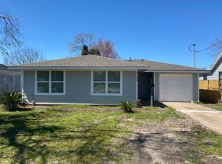 7169 Terrell St, Groves, TX 77619