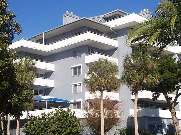 4th Floor With Wrap-Around Balconies