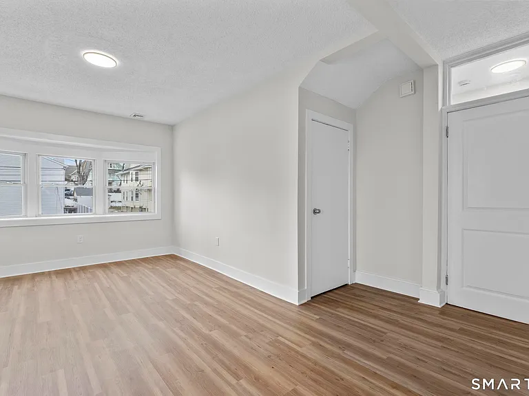 246 Judson Pl #B — Photo 9