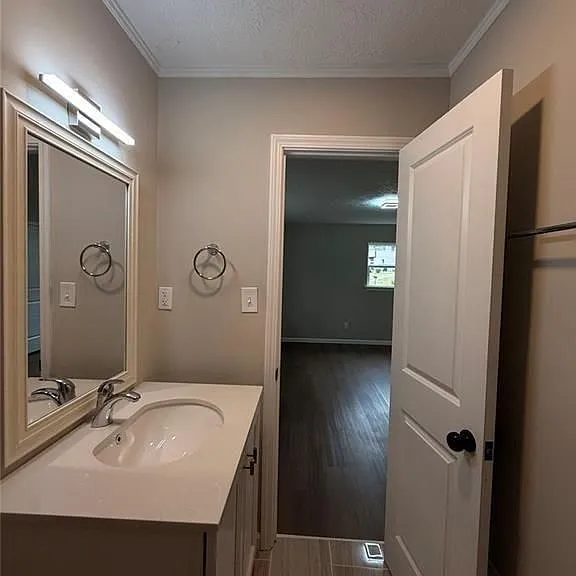 1055 Pinecrest Dr — Photo 45