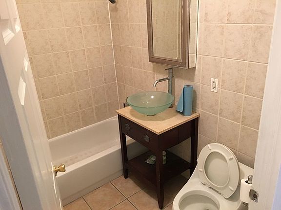5th image of 25-10 23rd Ave #1