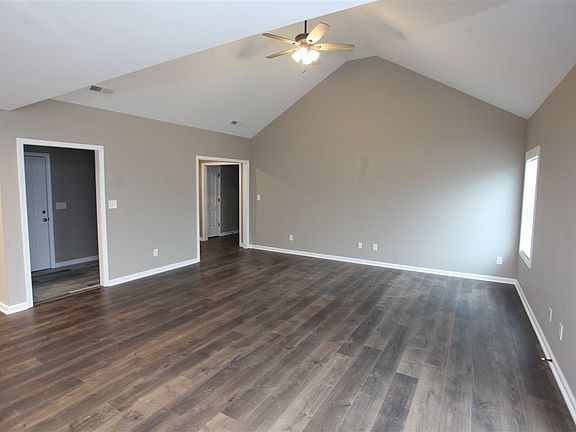 3rd image of 369 Paige Ave