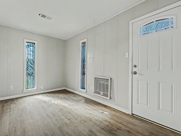 543 E Gage Ave — Photo 10