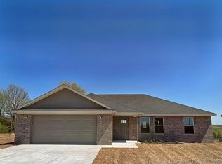 2000 N Sunset Strip, Tahlequah, OK 74464