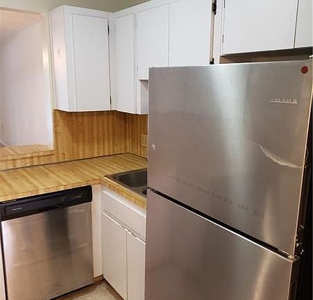 5th image of 1021 Mockingbird Ln APT 205