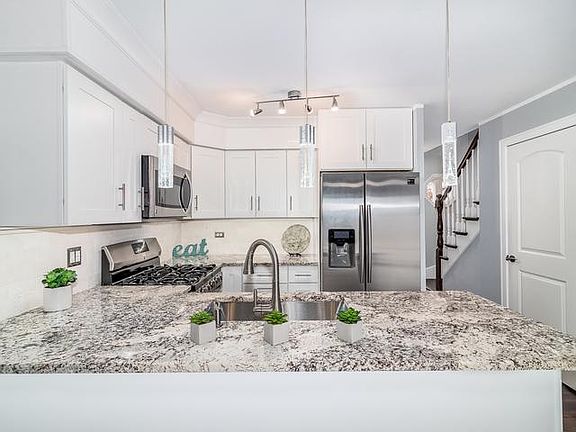 4th image of 514 Nicole Dr APT C