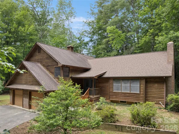 11 Tree Top Dr, Arden, NC 28704