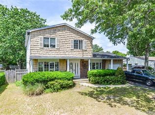 128 Richmond Ave, Medford, NY 11763