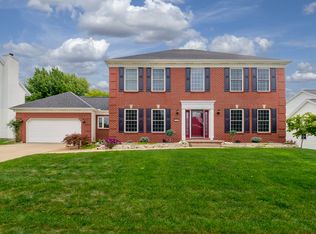 2607 Park Ridge Rd, Bloomington, IL 61704