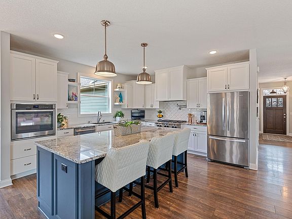 4th image of 3380 Osgood Ln N