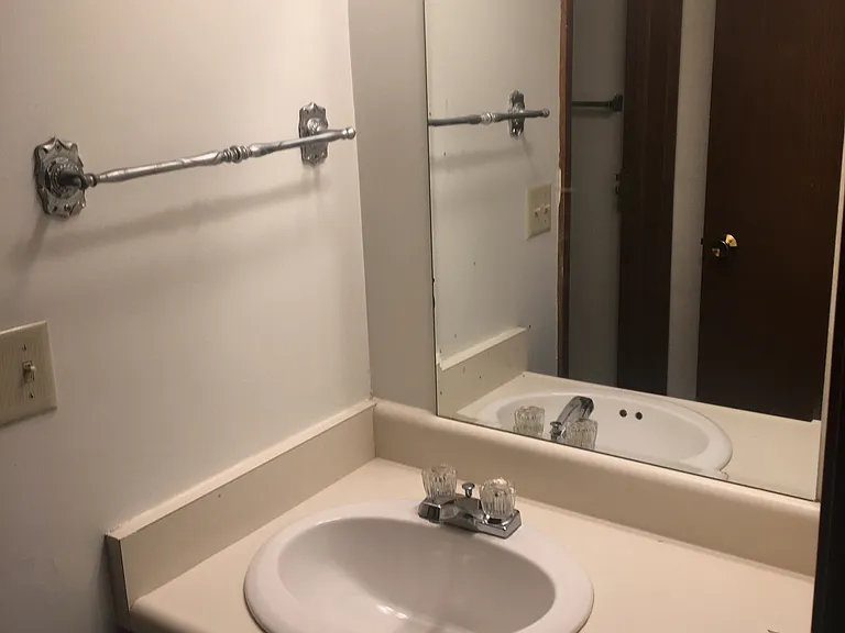 2135-2137 Versailles Village Pl — Photo 26
