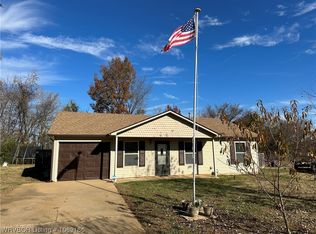 706 P Cir, Barling, AR 72923