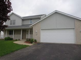 546 Riverhill Ct, Machesney Park, IL 61115