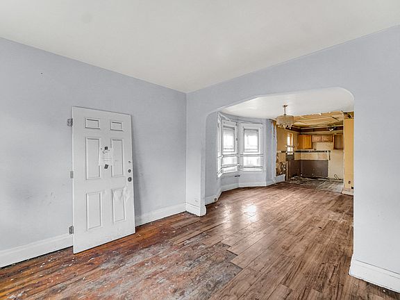 3rd image of 11560 S La Salle St