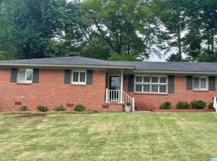 2536 Yorkmont Dr, Vestavia Hills, AL 35226