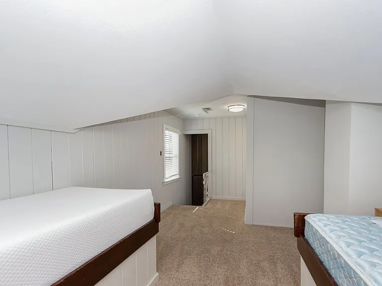 88 Southgate St — Photo 35