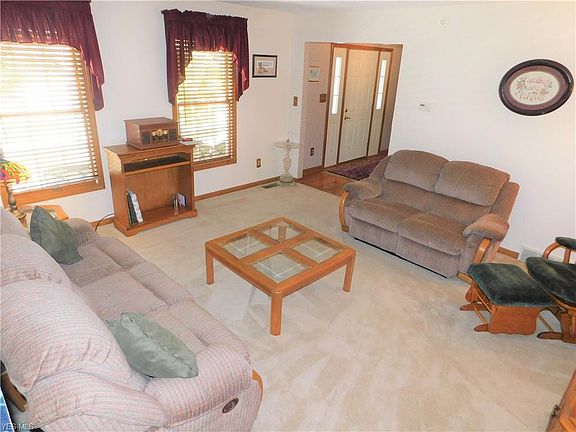 4th image of 442 Blossom Cir