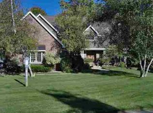 617 Heather Dr, Harbor Springs, MI 49740