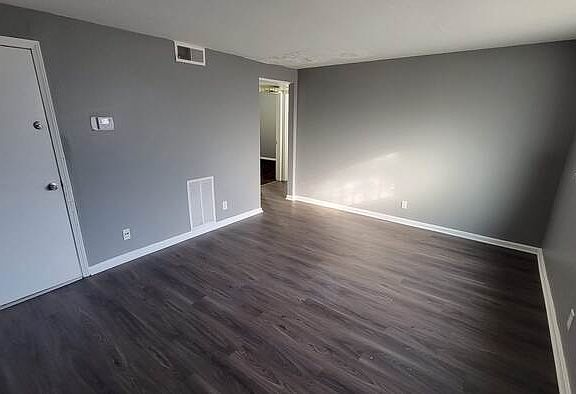 3rd image of 3706 Noblitt Dr #4