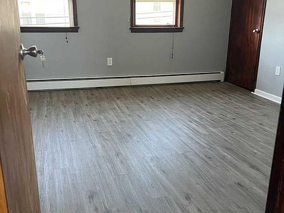 4th image of 108 McWhorter St APT 3