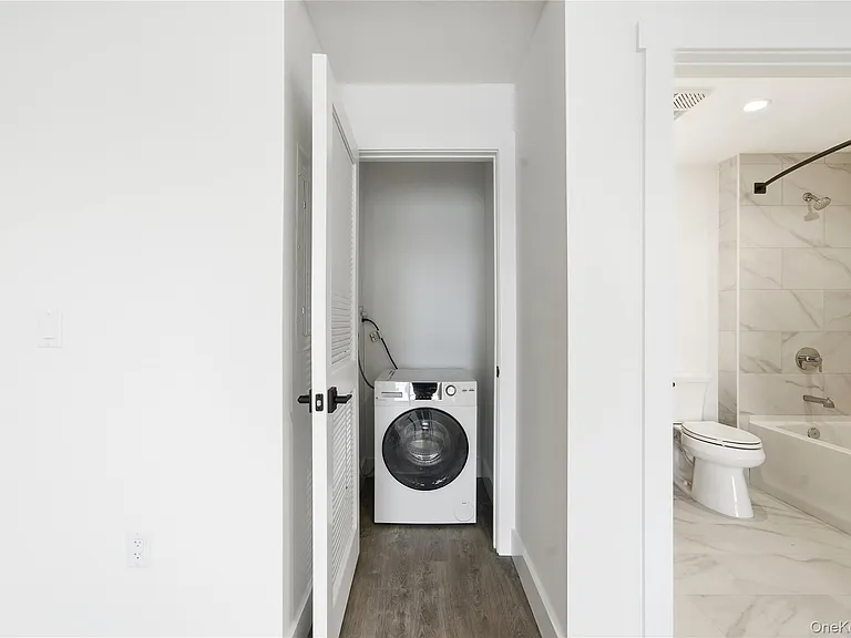180 Deer Park Ave #301 — Photo 14