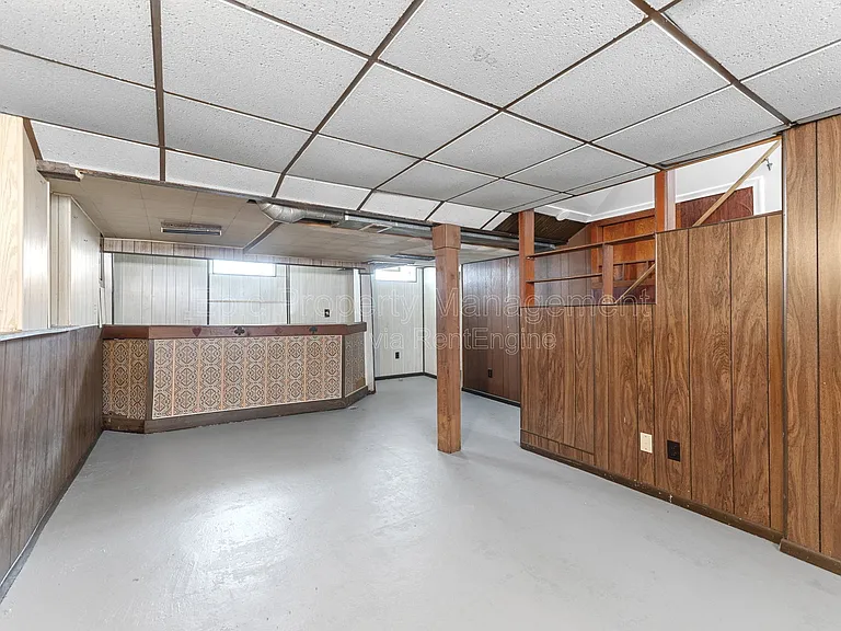 1778 Warwick Ave — Photo 11