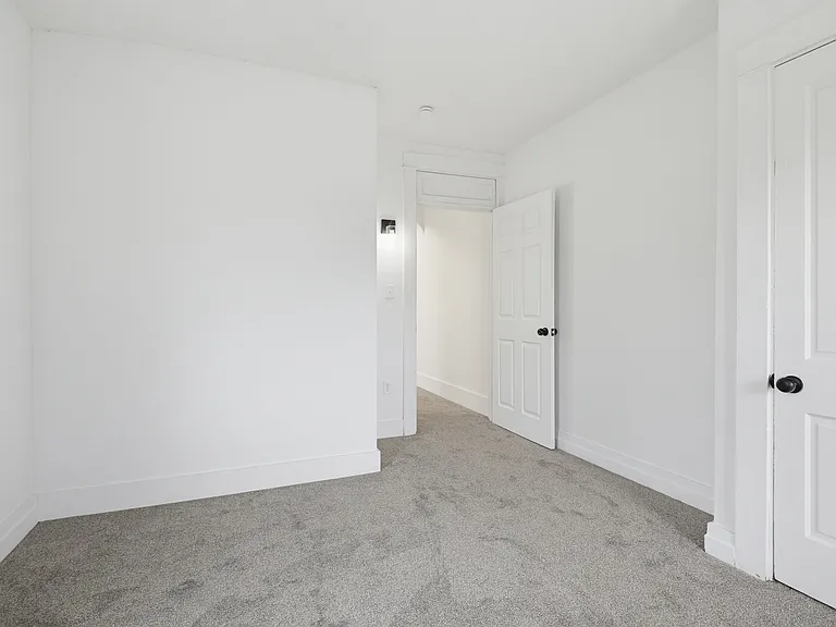 340 E Frederick St — Photo 23