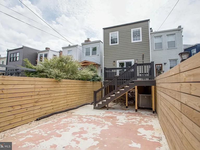 1404 Massachusetts Ave SE — Photo 40