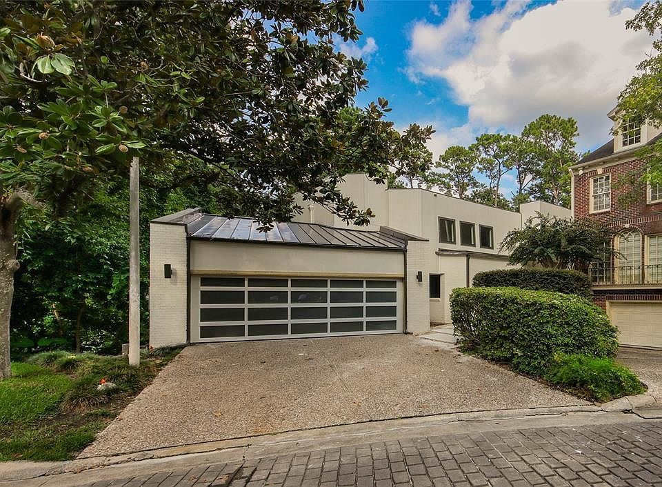 1st image of 11 Pine Briar Cir