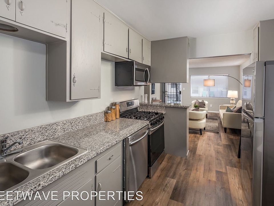 1st image of 4461 Menlo Ave #11