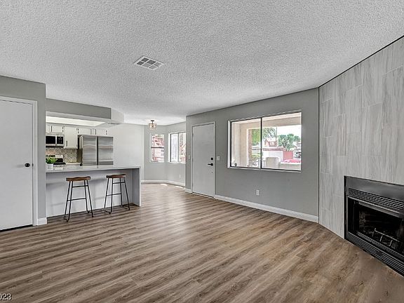 4th image of 717 Rock Springs Dr APT 102