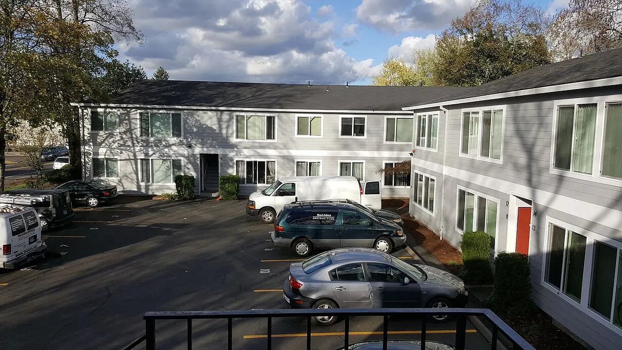 Tristin Square Apartments — Photo 2
