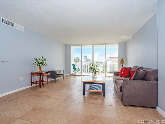 3rd image of 10350 W Bay Harbor Dr APT 5M