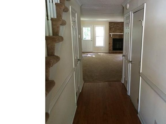 5th image of 905 Wildwood Square Ct