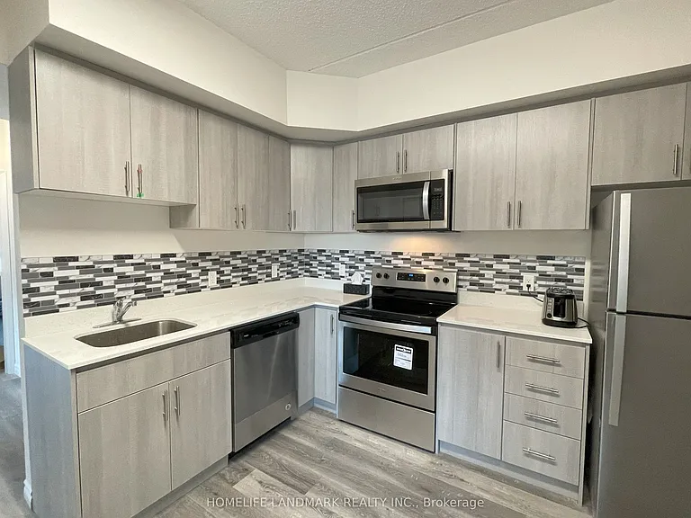246 Lester St #602 — Photo 8