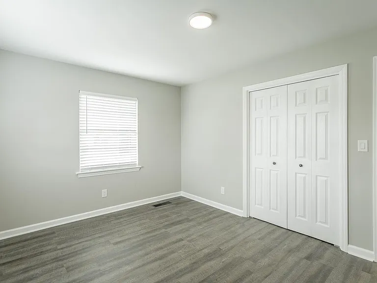 1403 Clearpoint Dr — Photo 12