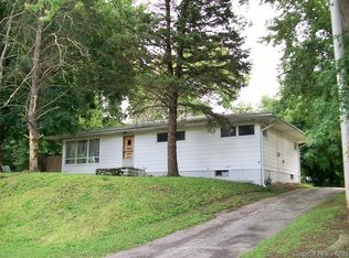 265 W Main St, Mount Auburn, IL 62547