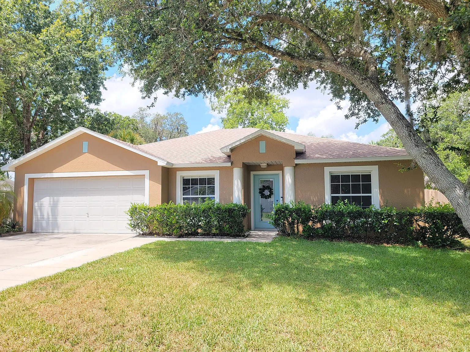 3 bed, 1601 sqft, $2,995 — Photo 3