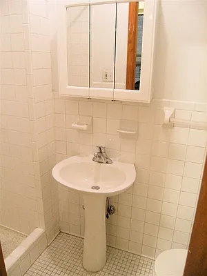 Rented by City Connections Realty | media 22