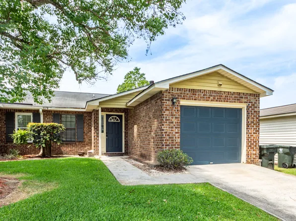 823 Winthrop St #B, Ladson, SC 29456