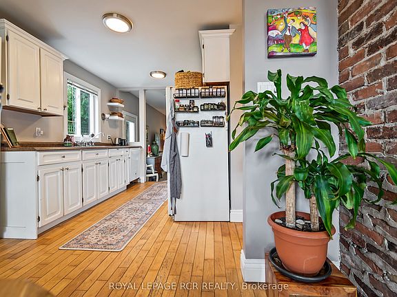 5th image of 26 Sarah St