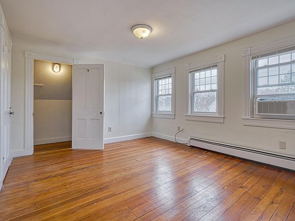 5th image of 101 Newburg Ave APT 3