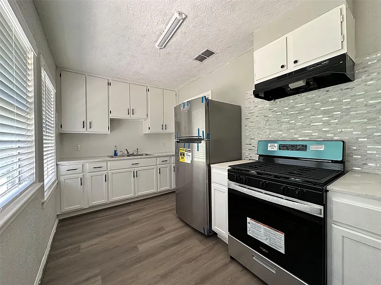 3723 Cosby St — Photo 6
