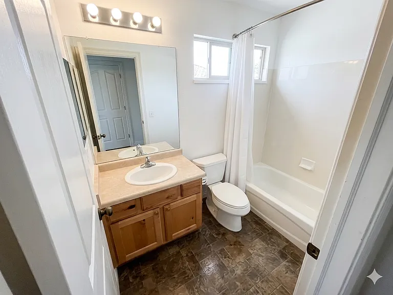 4028 E Clark Cir — Photo 2