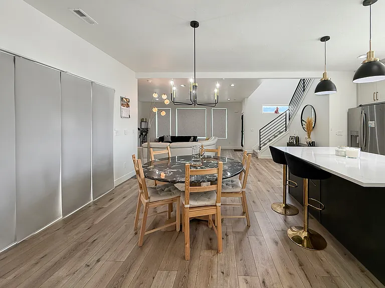 617 S 1080 W — Photo 10