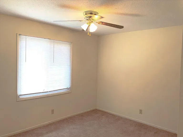 2 Bedroom 1 Bath apartment in Ankeny IA — Photo 3