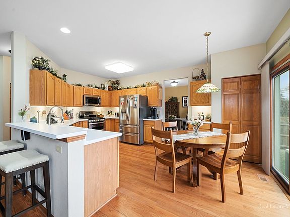 5th image of 232 Cedarfield Dr